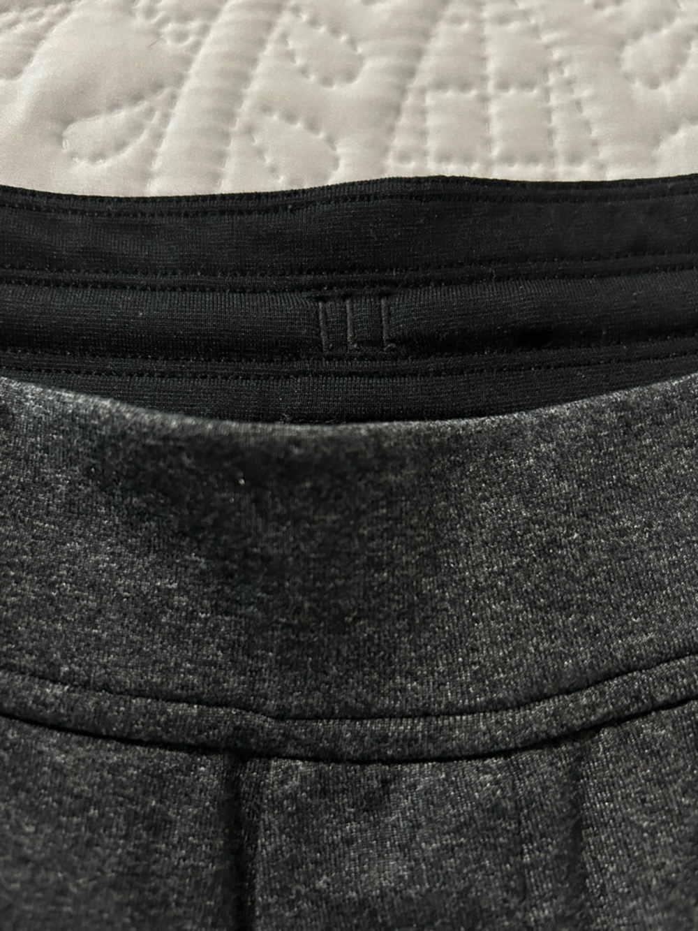 LULULEMON Men's Heather Charcoal Pull-On Ponte Pants Sz: L - Picture 3 of 8